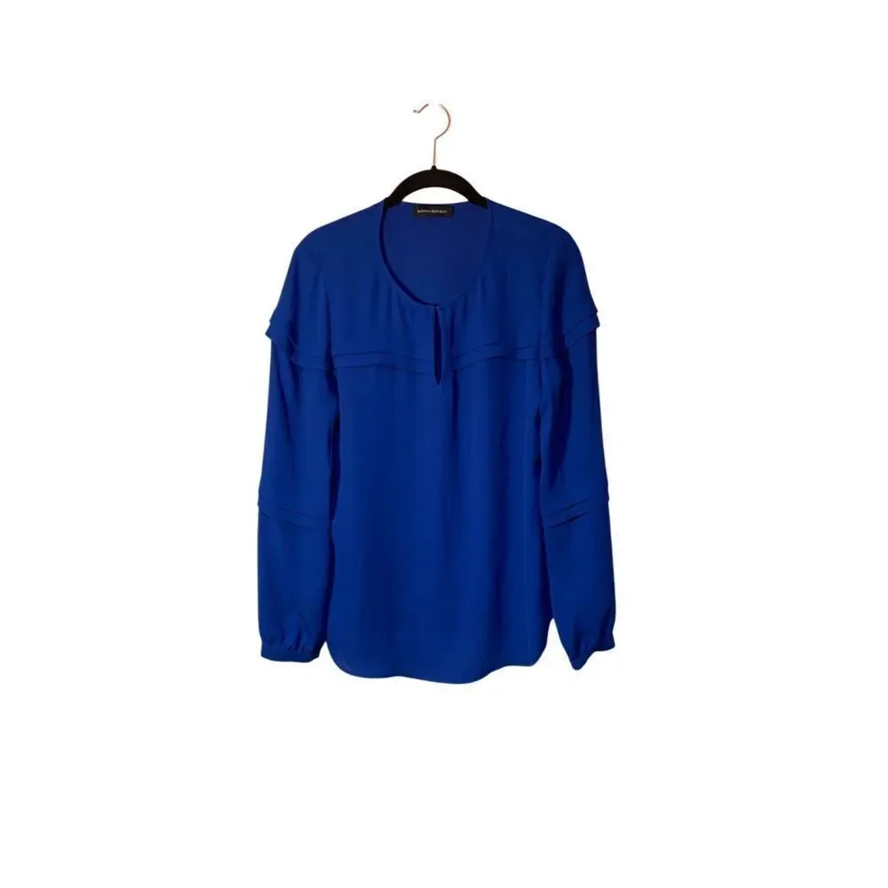 Banana Republic women’s cobalt blue long sleeve, pleated blouse, size small ￼